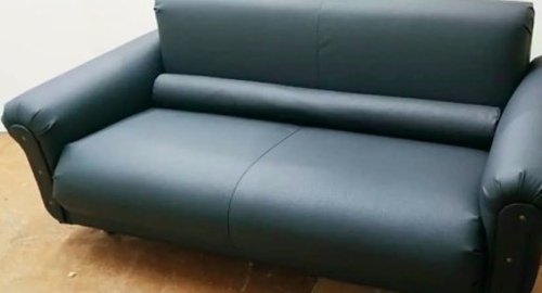 Обивка дивана на дому. Комсомольская