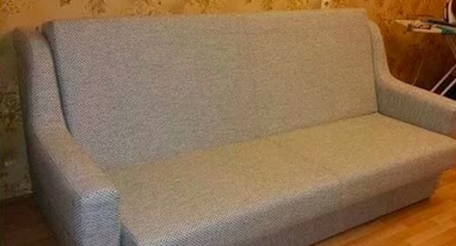 Перетяжка дивана. Комсомольская